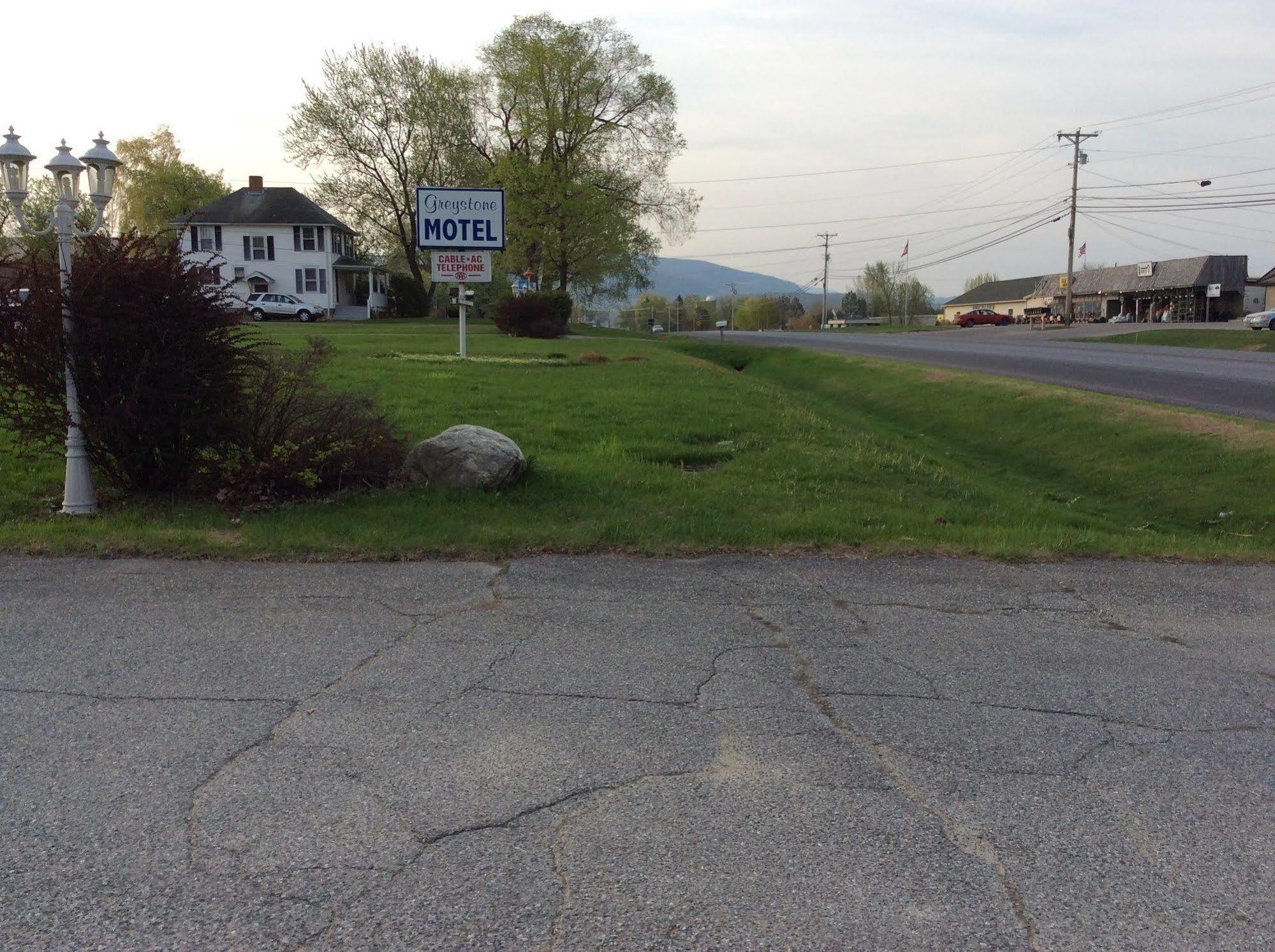 Middlebury Sweets Motel Exterior photo