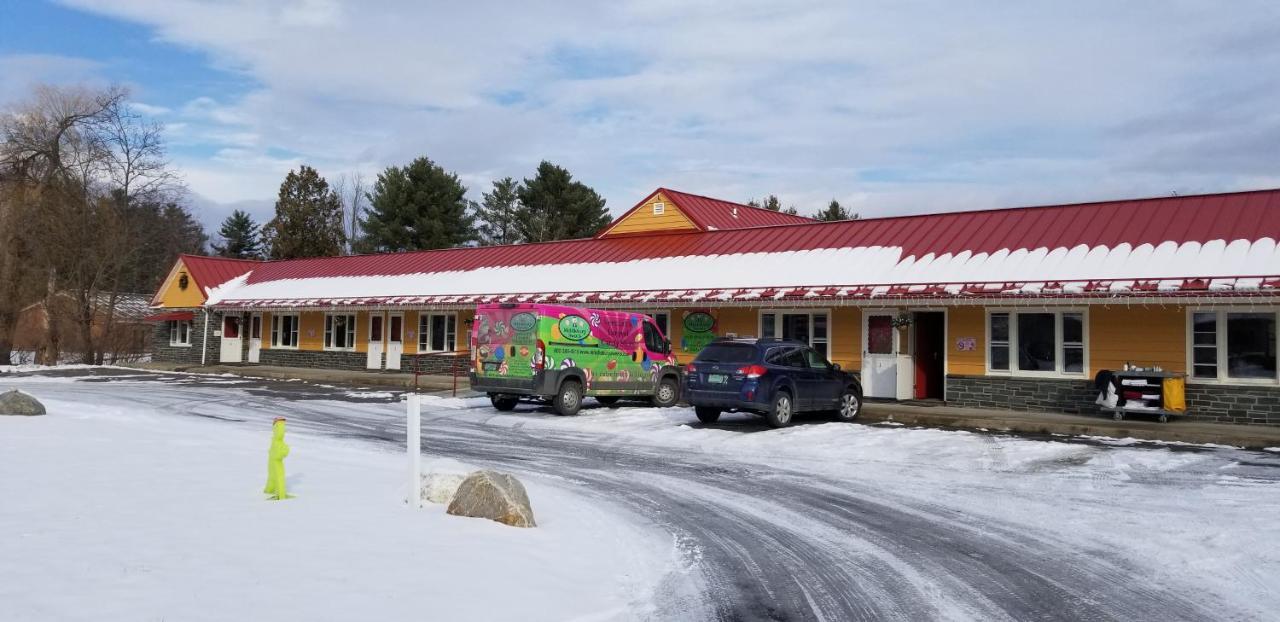 Middlebury Sweets Motel Exterior photo